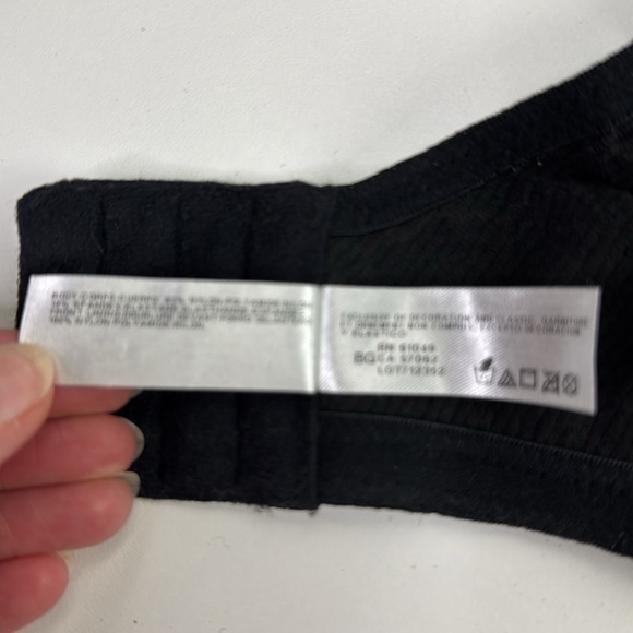 Wacoal Women's Black Halo Lace Underwire Bra - Picture 6 of 11